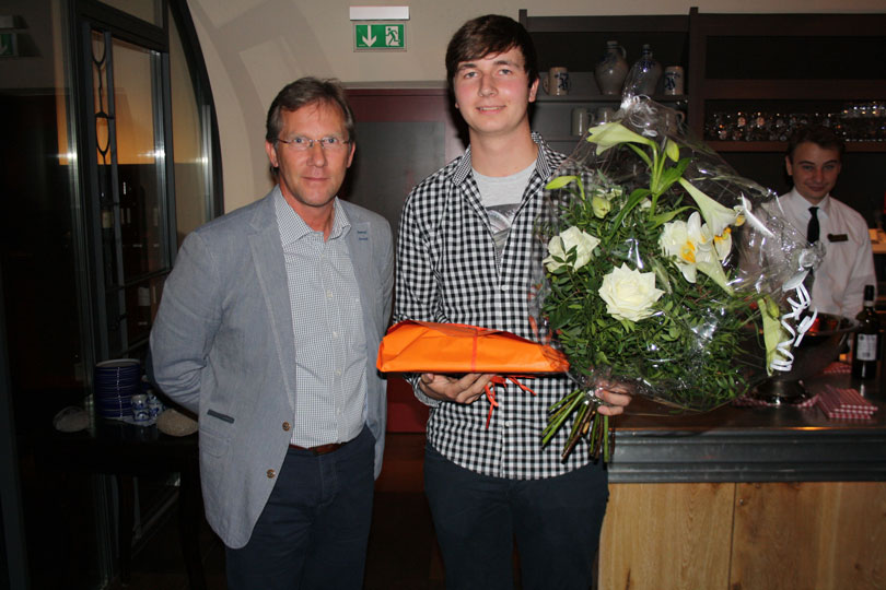 Sieger und Gratulant: Lutz Hagmann Thomas (r.) mit Lehrlingswart Peter Freutel (l.)